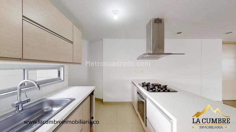 3BR Apartment with Double Parking in Santa Maria de los Angeles - 4