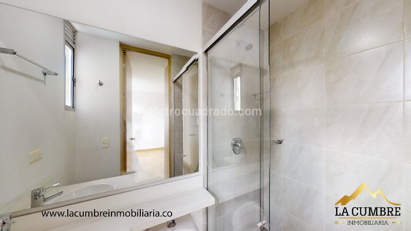 3BR Apartment with Double Parking in Santa Maria de los Angeles - 9