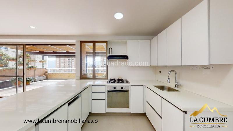 Cozy 2BR Apartment in El Poblado La Calera - 2