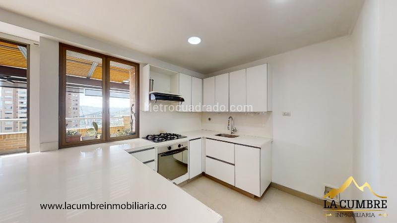 Cozy 2BR Apartment in El Poblado La Calera - 3