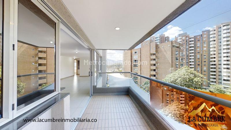 Apto Encantador de 2 Alcobas con Piscina en Loma San Julián - 4