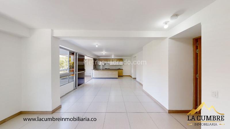 Apto Encantador de 2 Alcobas con Piscina en Loma San Julián - 5