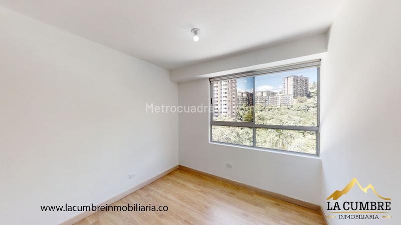 Apto Encantador de 2 Alcobas con Piscina en Loma San Julián - 6