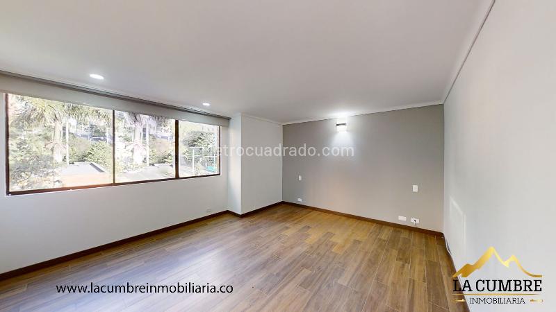 Apartamento de 3 Alcobas con Doble Parqueadero Cubierto en Loma Los Parra - 5