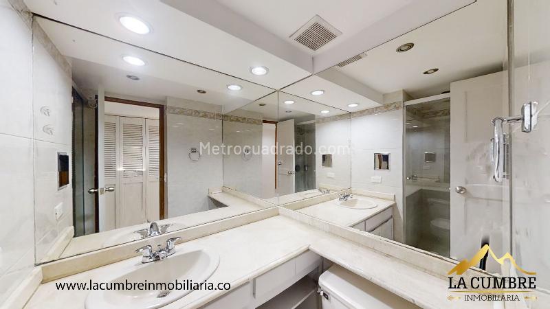 Apartamento de 3 Alcobas con Doble Parqueadero Cubierto en Loma Los Parra - 8