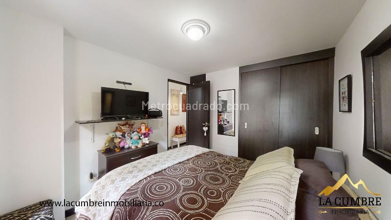 Furnished 3BR Apartment with 3 Baths in El Tesoro - 8