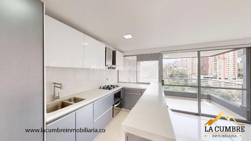 3BR Apartment with Double Parking in Loma San Julian - 5