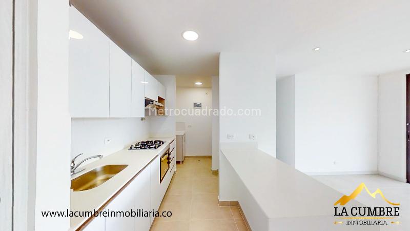 3BR Apartment with Double Covered Parking in El Poblado (Loma Televida) - 4