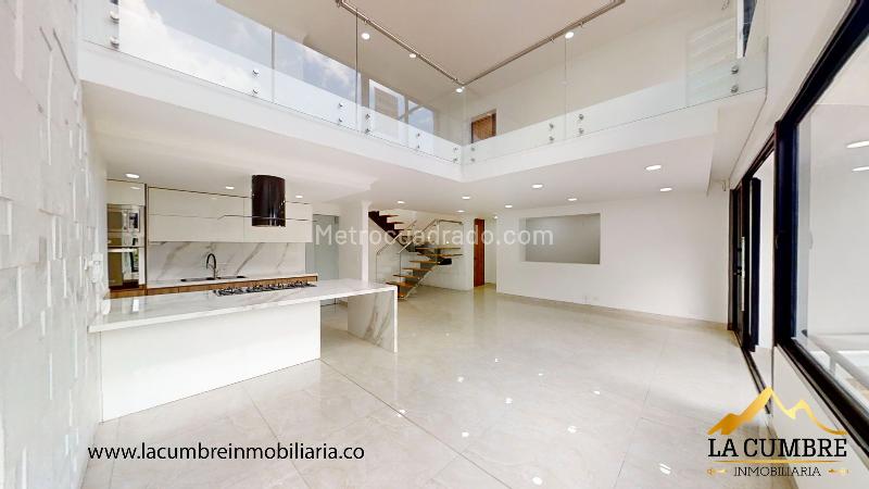 3BR Duplex Apartment in Astorga