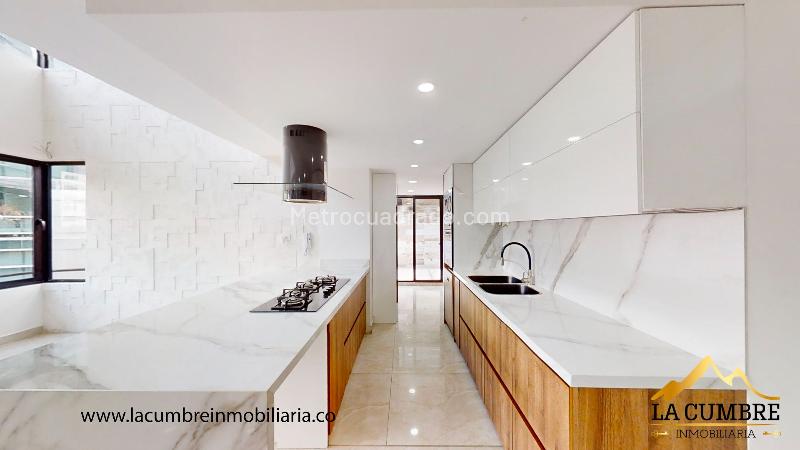 3BR Duplex Apartment in Astorga - 4