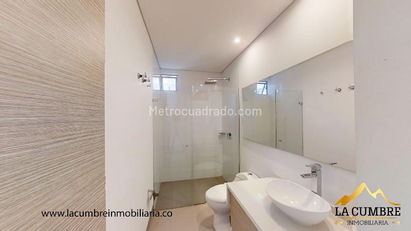 Apartamento de 3 Alcobas con Doble Parqueadero Cubierto en Provenza - 9
