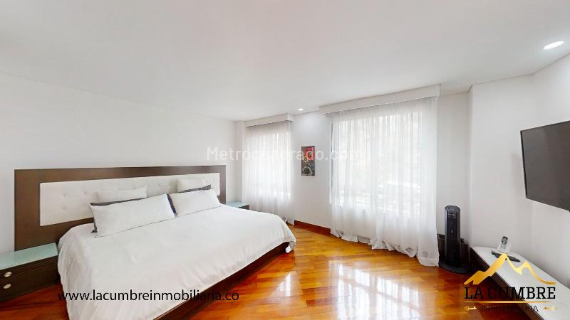 Duplex 2BR Apartment for Rent in El Tesoro, El Poblado - 9