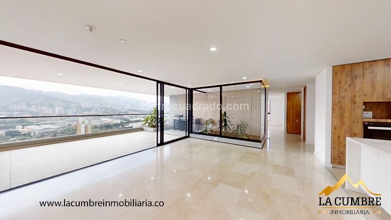 Elegant 3BR Apartment in El Poblado Santa Maria de Los Angeles - 4