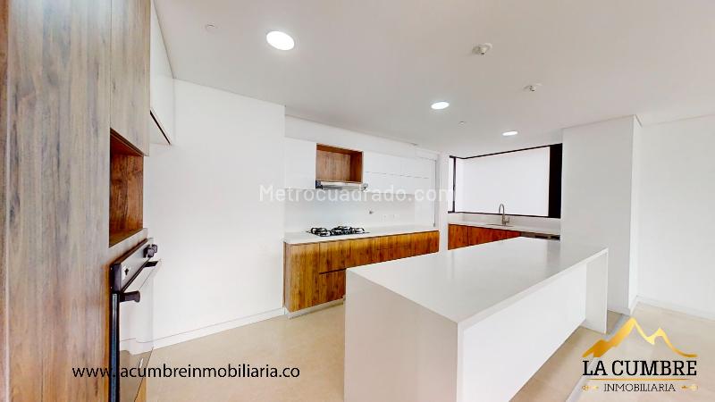 Elegant 3BR Apartment in El Poblado Santa Maria de Los Angeles - 5