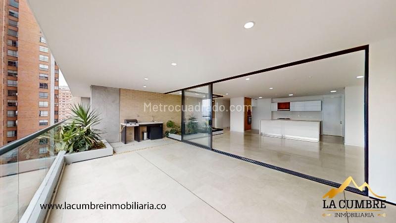 Elegant 3BR Apartment in El Poblado Santa Maria de Los Angeles - 8