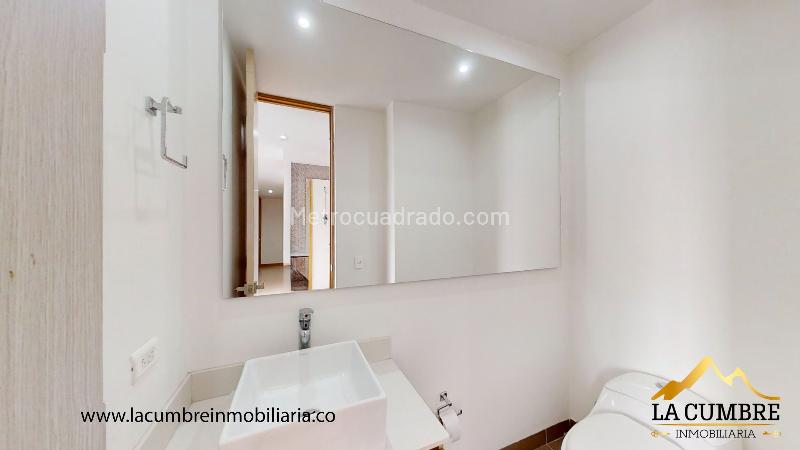 Elegant 4BR Apartment in Alejandría - 8