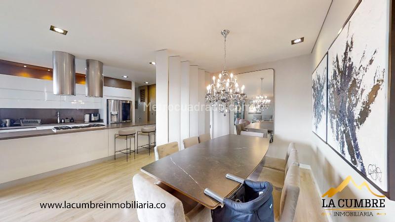 Modern 3BR Apartment with Gym in El Poblado Los Balsos - 3