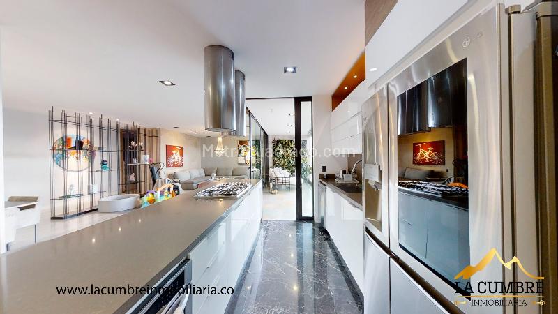 Modern 3BR Apartment with Gym in El Poblado Los Balsos - 6