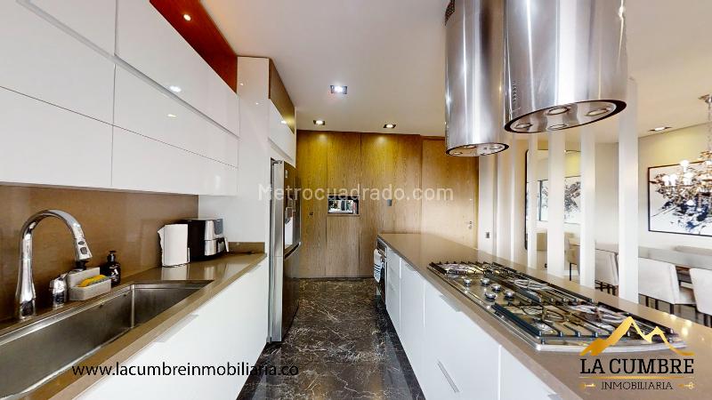 Modern 3BR Apartment with Gym in El Poblado Los Balsos - 7