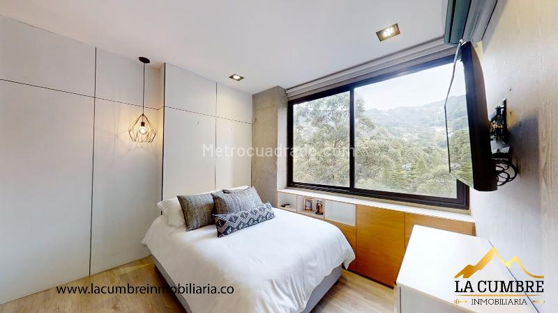 Modern 3BR Apartment with Gym in El Poblado Los Balsos - 9