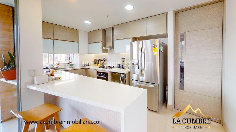 Apartamento de 3 Alcobas con Estilo en El Poblado Provenza - 4