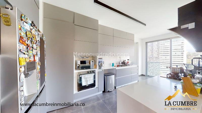 Apartamento Moderno de 3 Alcobas con Gimnasio en Los Balsos - 7