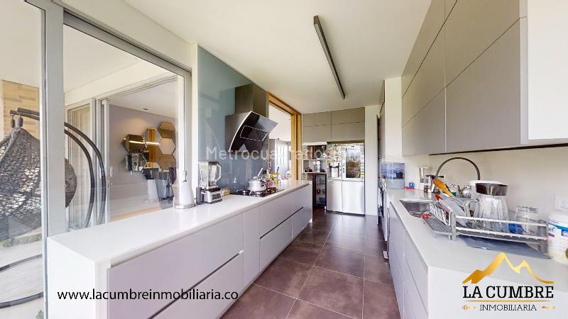 Apartamento Moderno de 3 Alcobas con Gimnasio en Los Balsos - 8