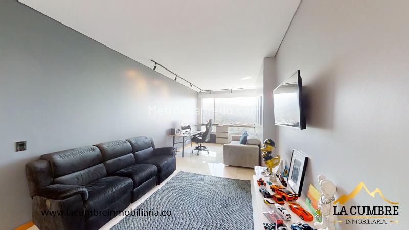 Apartamento Moderno de 3 Alcobas con Gimnasio en Los Balsos - 9