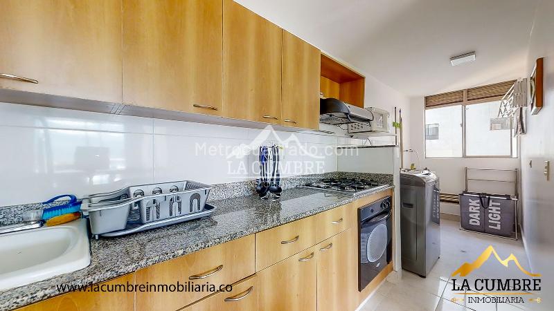 Furnished 2BR Apartment with Pool in El Poblado Los Balsos - 6