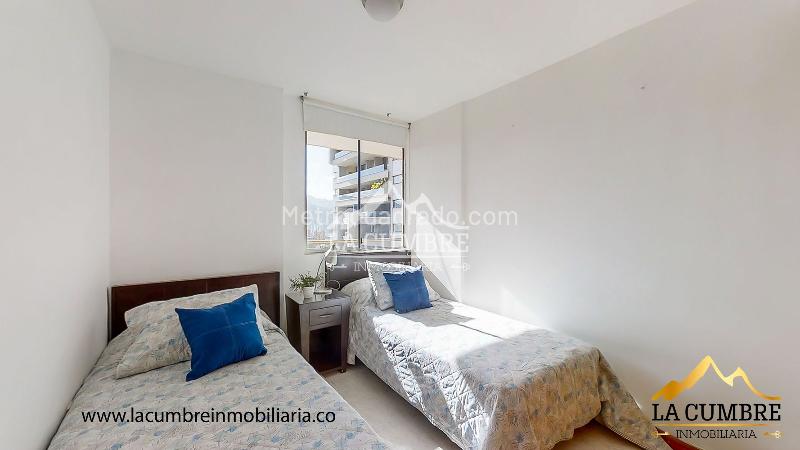 Furnished 2BR Apartment with Pool in El Poblado Los Balsos - 8