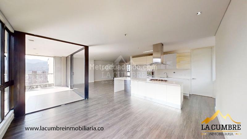 Apartamento de 3 Alcobas en Los Balsos, El Poblado - 3