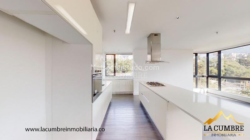 Apartamento de 3 Alcobas en Los Balsos, El Poblado - 5