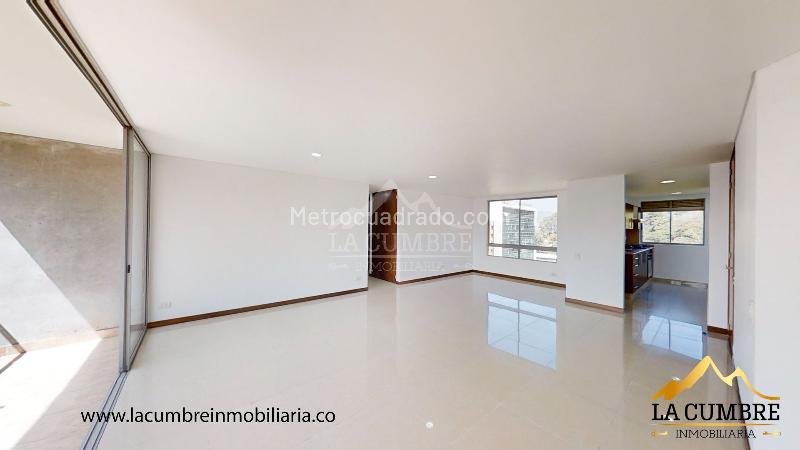 2BR Apartment with Double Covered Parking in Castropol - 3