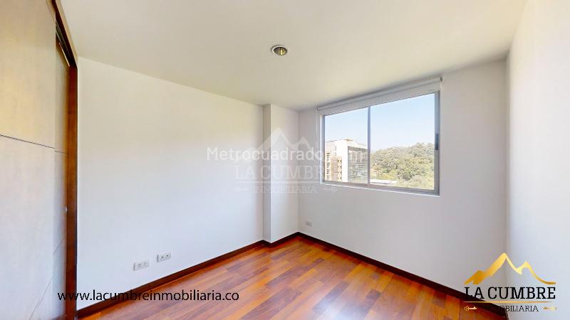 2BR Apartment with Double Covered Parking in Castropol - 6