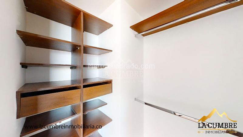 2BR Apartment with Double Covered Parking in Castropol - 9