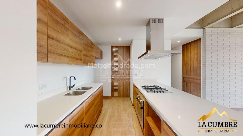 2BR Apartment with 3 Baths in Ciudad del Rio, Poblado - 4