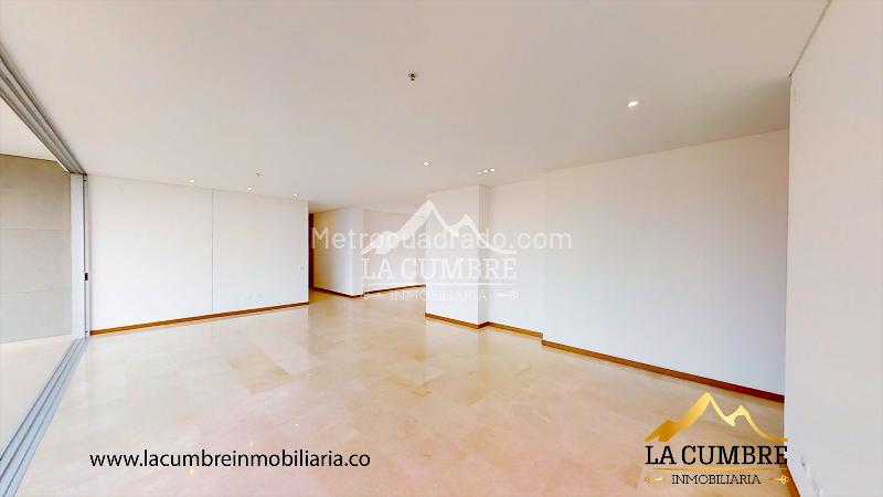 Apartamento de 3 Alcobas en El Tesoro con 3 Parqueaderos - 2
