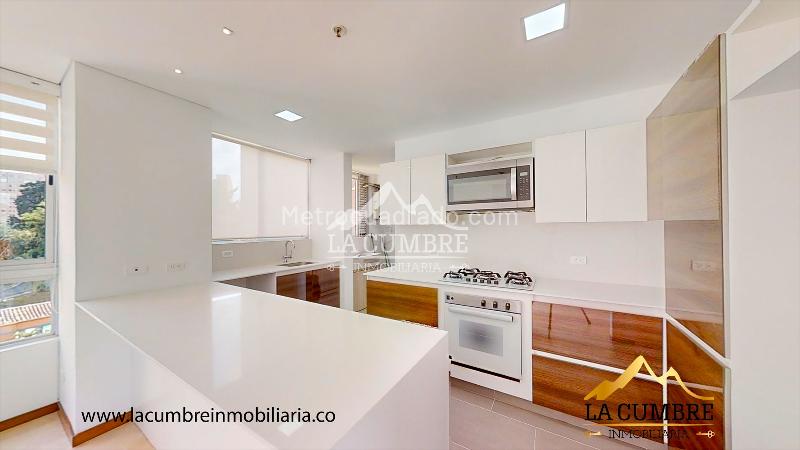 Apartamento de 3 Alcobas en El Tesoro con 3 Parqueaderos - 4