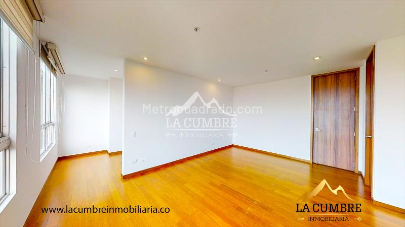 Apartamento de 3 Alcobas en El Tesoro con 3 Parqueaderos - 7