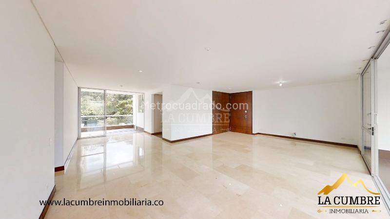 Apartamento de 3 Alcobas y 4 Baños en El Poblado - La Calera - 3