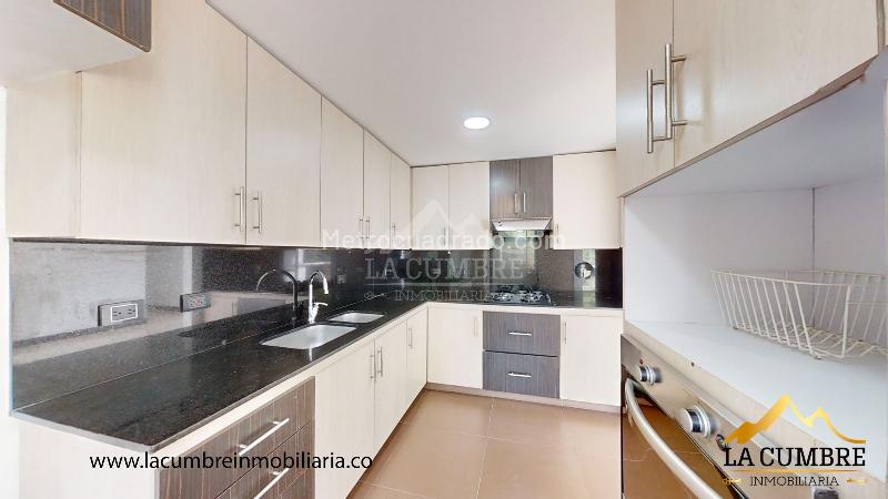 Apartamento de 3 Alcobas y 4 Baños en El Poblado - La Calera - 5