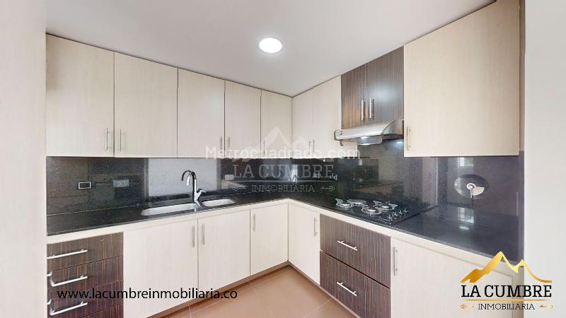 Apartamento de 3 Alcobas y 4 Baños en El Poblado - La Calera - 6