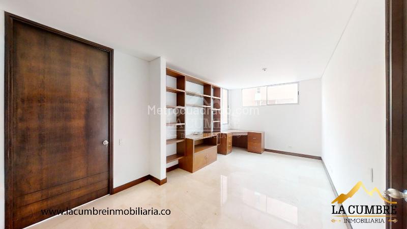 Apartamento de 3 Alcobas y 4 Baños en El Poblado - La Calera - 8