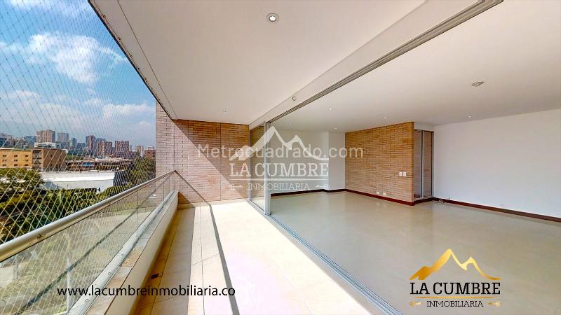 Luxury 3BR Apartment with Pool in Loma De Los Parra - 4