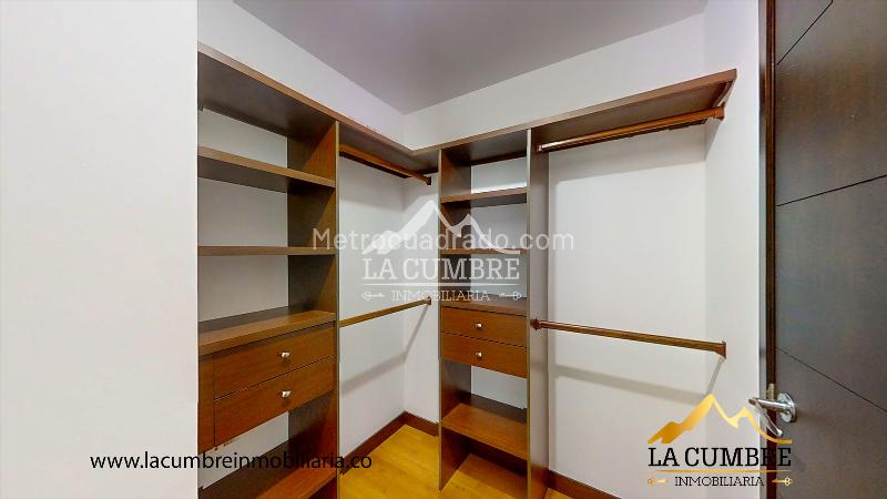 Luxury 3BR Apartment with Pool in Loma De Los Parra - 8