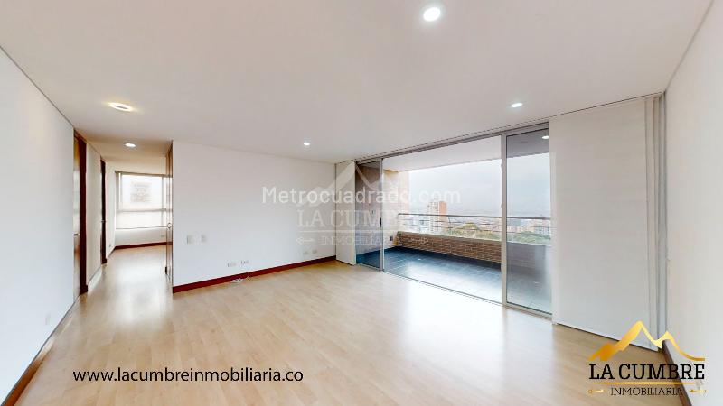 3BR Apartment with Pool in Loma Los Gonzales - 2