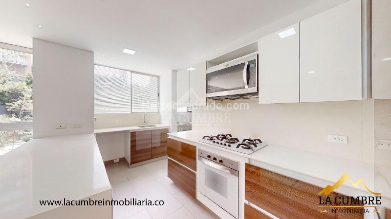 Apartamento Amplio de 3 Alcobas y 4 Baños en El Poblado La Calera - 5