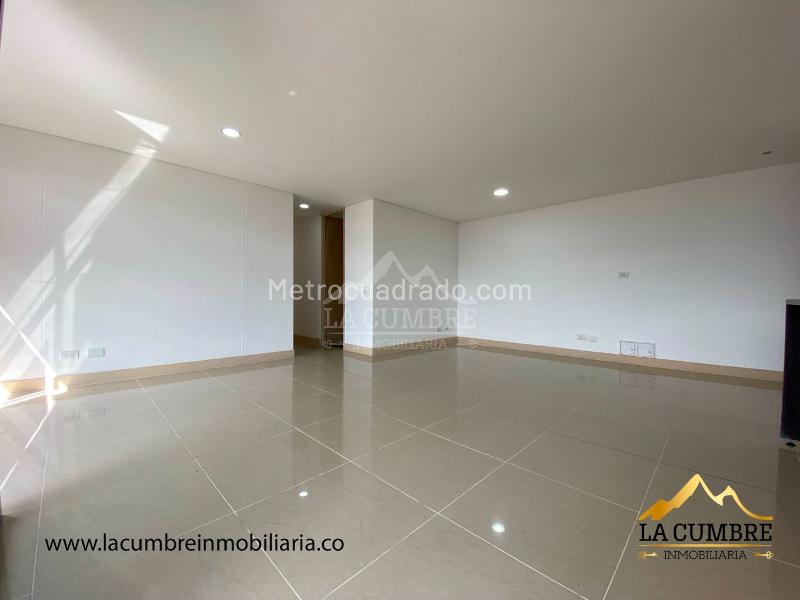 3BR Apartment with Double Covered Parking in Castropol, El Poblado - 2