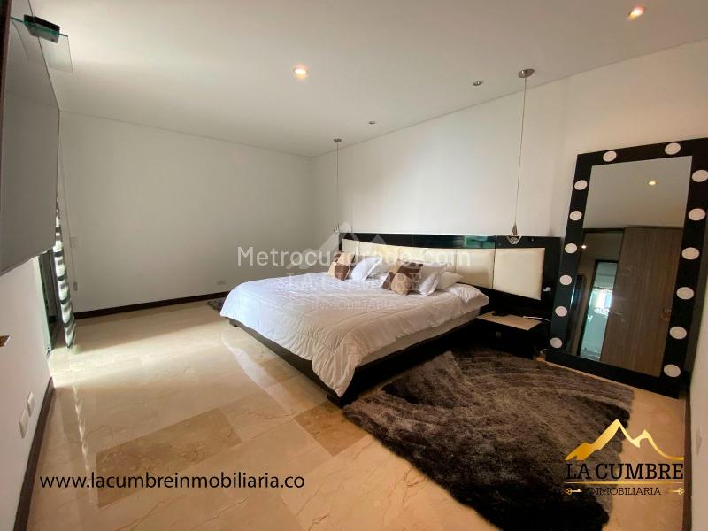 Spacious 4BR Apartment in El Poblado Castropol - 4