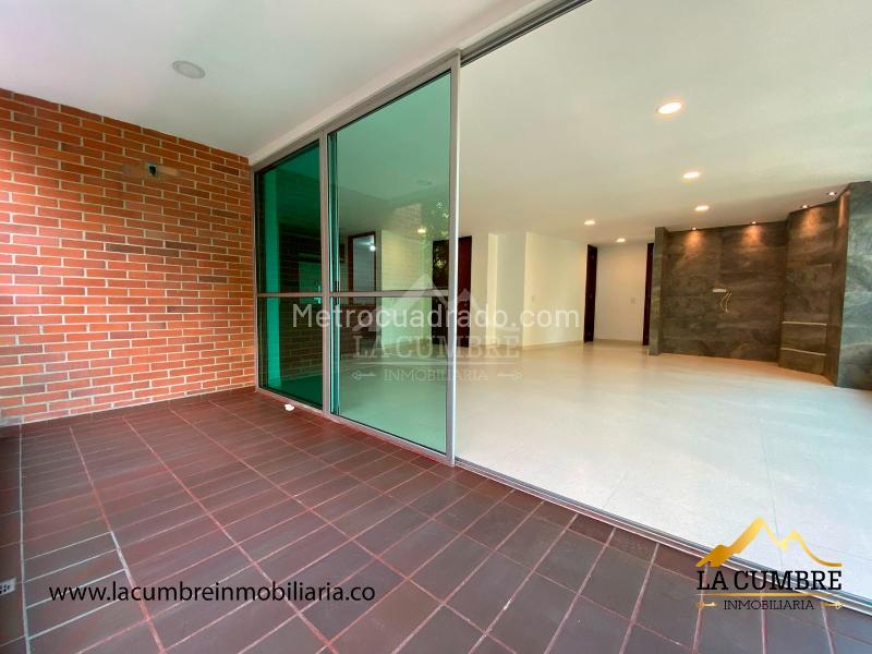 2BR Apartment with Double Covered Parking in Santa María de los Ángeles - 9